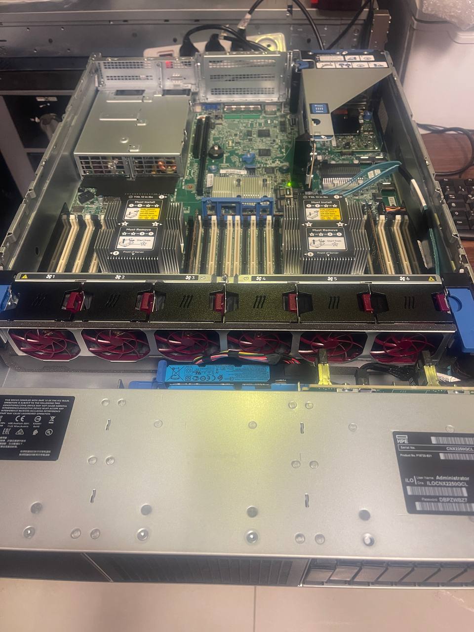 سرور اچ پی DL 380 G10/8SFF USED