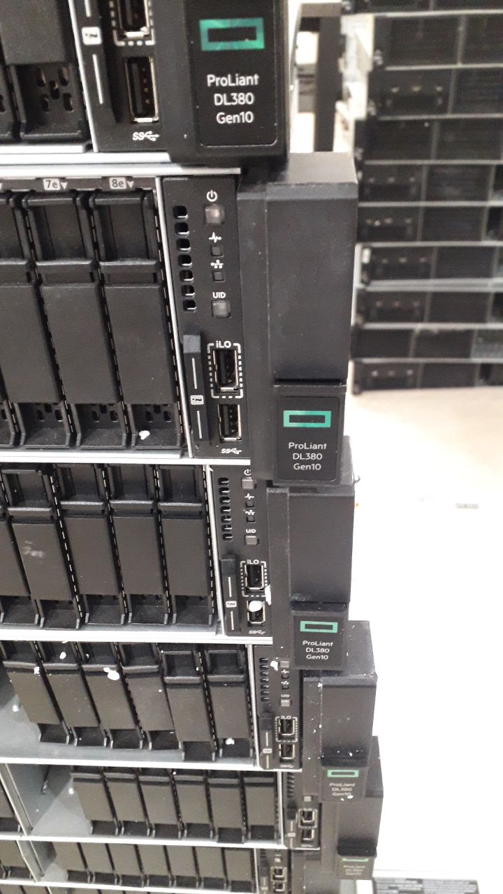 سرور اچ پی DL 380 G10/8SFF USED