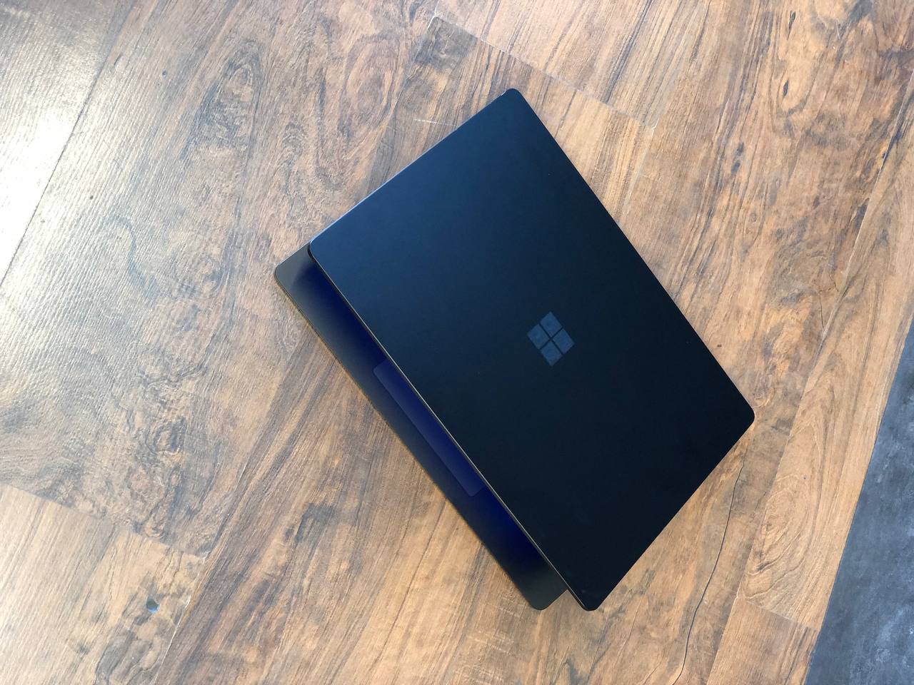 مایکروسافت سرفیس لپ تاپ 5Microsoft Surface Laptop 5