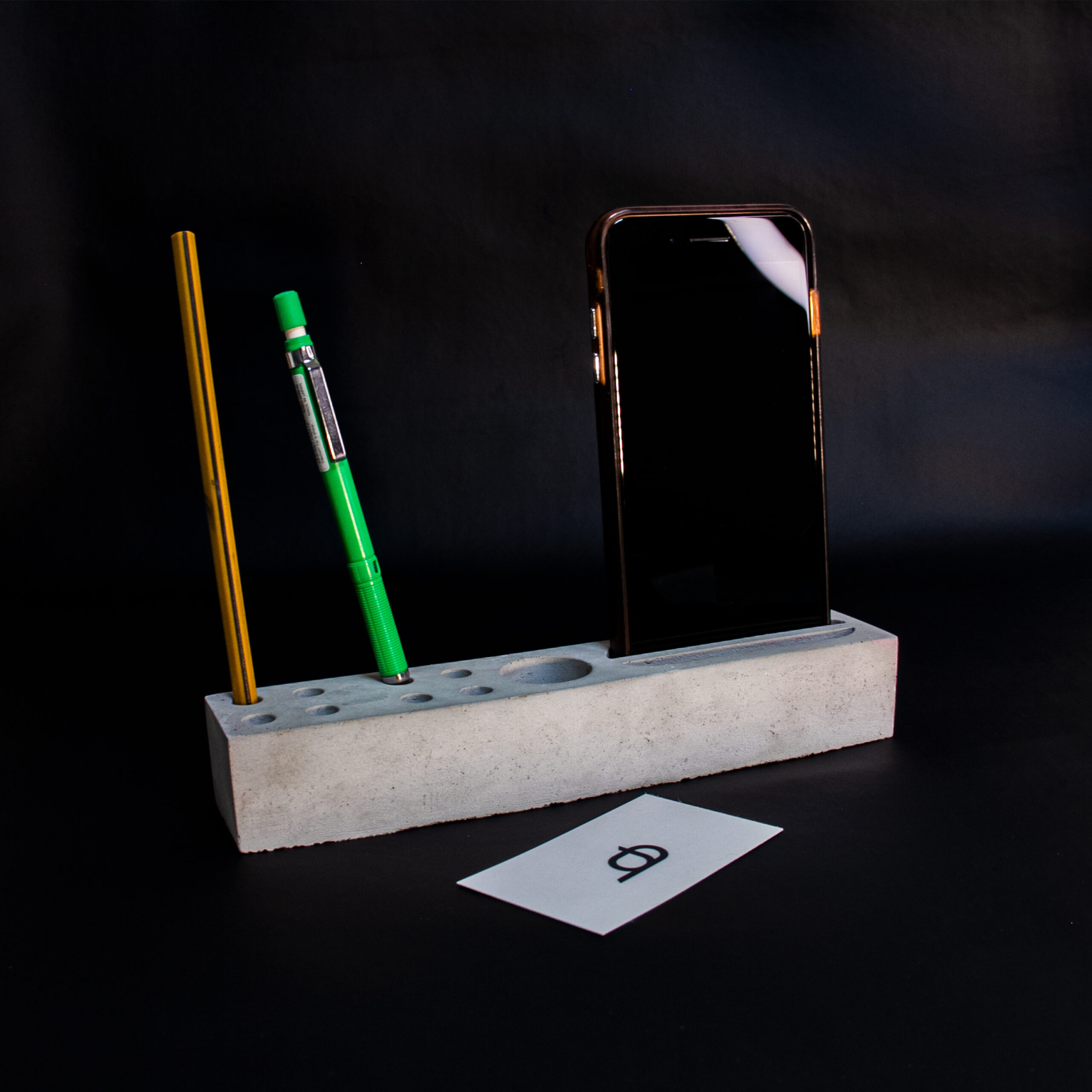 تولید عمده دکوراتیو بتنی و هدایای سازمانی | طراحی اختصاصی | تحویل تیراژ