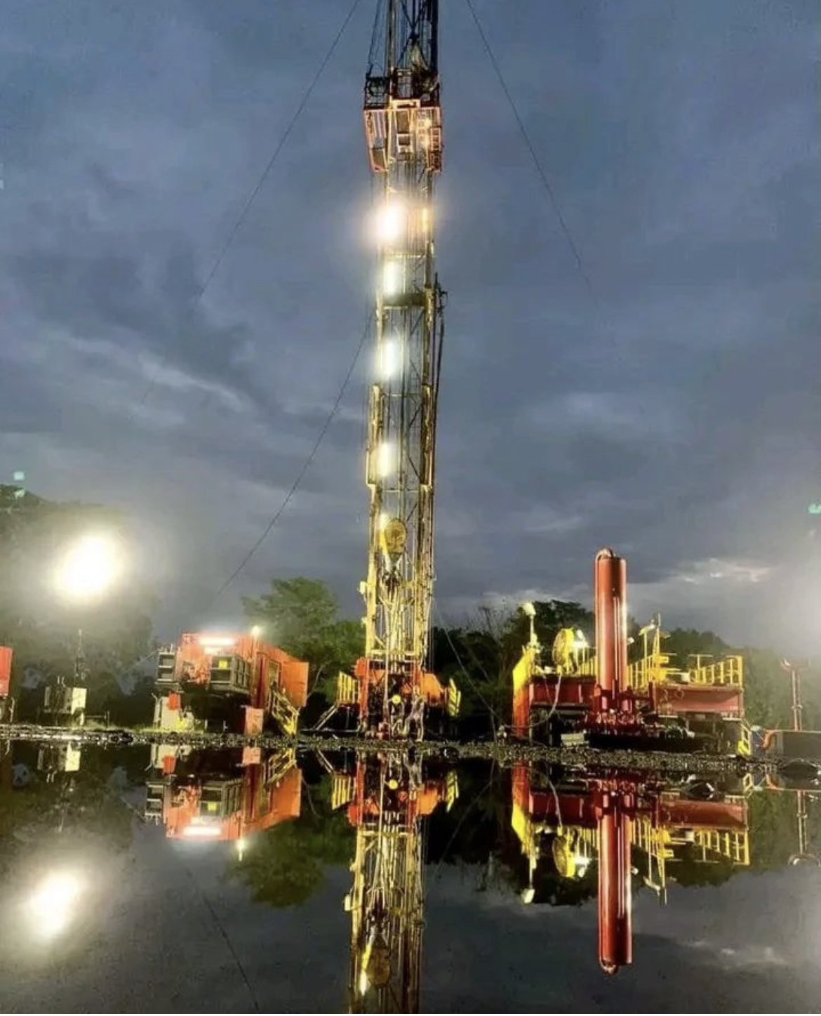 تامین کننده فرآورده‌های نفتی